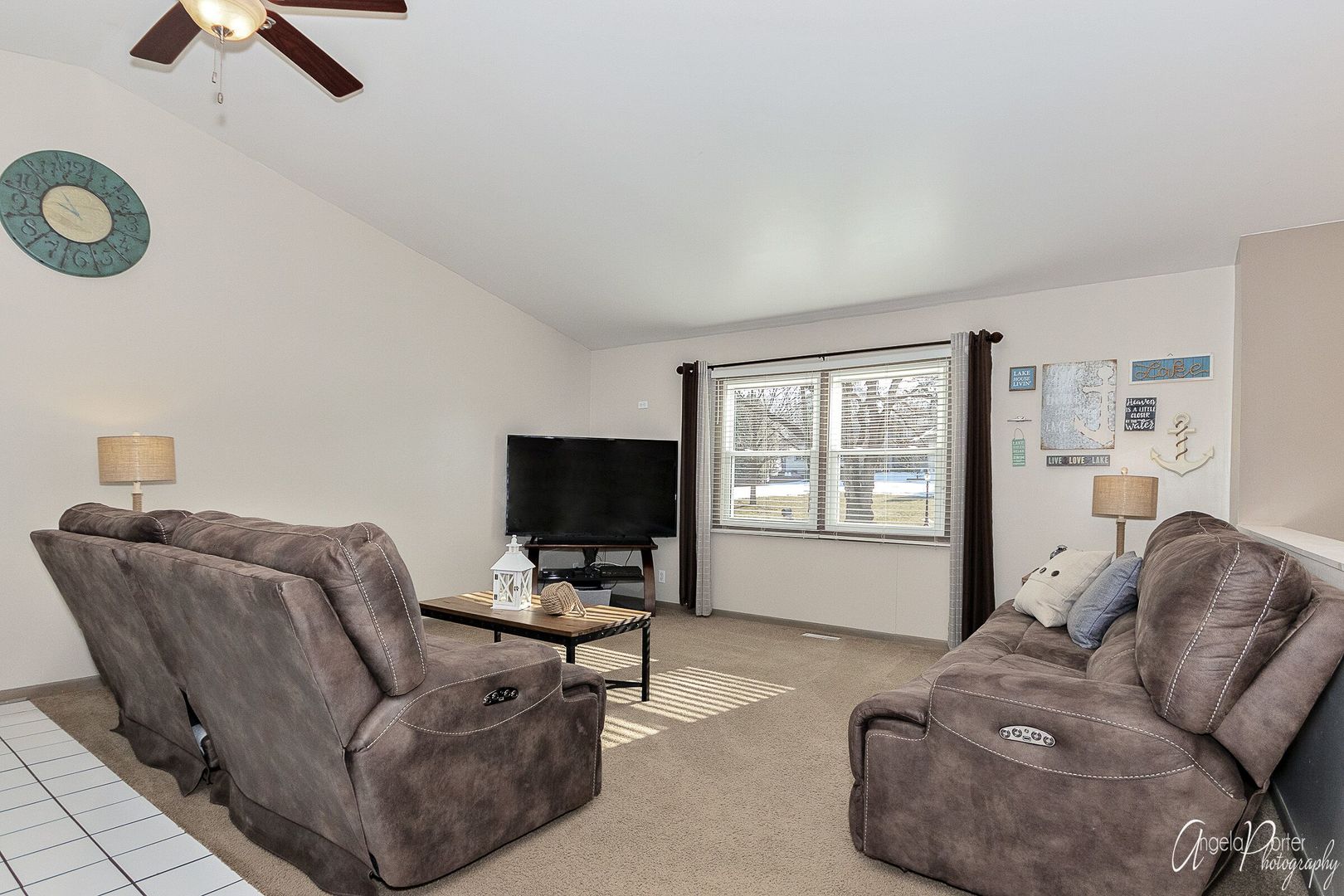 28451 Valley Road Ingleside, IL 60041 - Photo 4 of 21 a living room with furniture and a flat screen tv