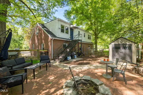 $825,000 | 68 Oakwood Drive, Chapel Hill, NC 27517