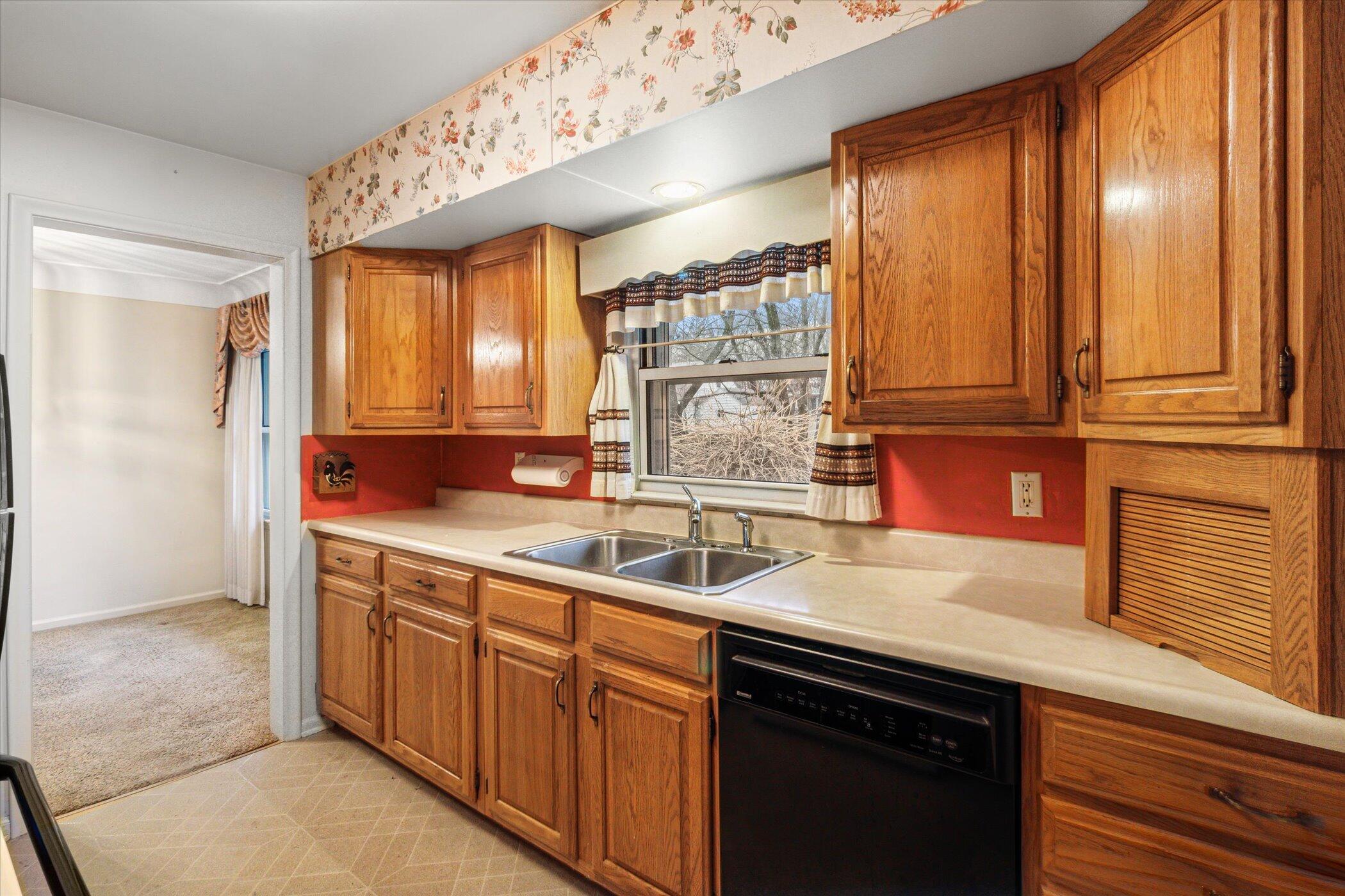 1933 Banbury Road Kalamazoo, MI 49001 - Photo 11 of 32 13-1933-Banbury-Rd-Kalamazoo-MI-49001-Wi