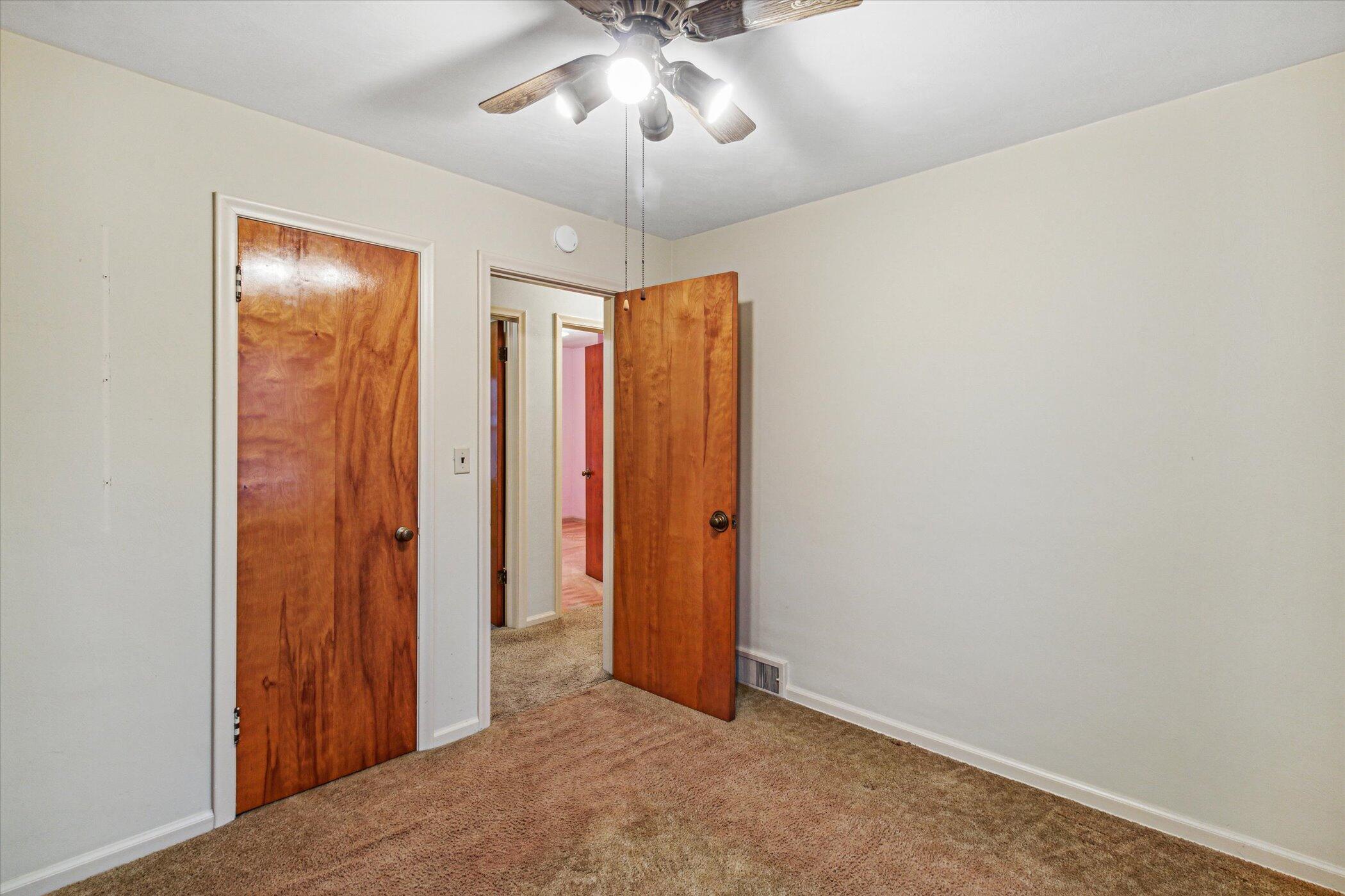 1933 Banbury Road Kalamazoo, MI 49001 - Photo 15 of 32 17-1933-Banbury-Rd-Kalamazoo-MI-49001-Wi
