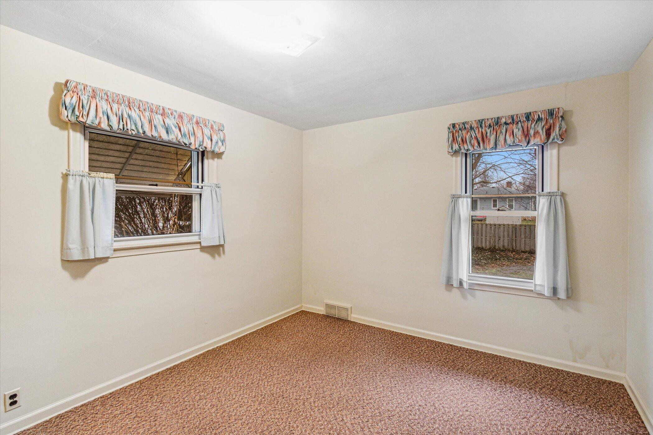 1933 Banbury Road Kalamazoo, MI 49001 - Photo 19 of 32 20-1933-Banbury-Rd-Kalamazoo-MI-49001-Wi