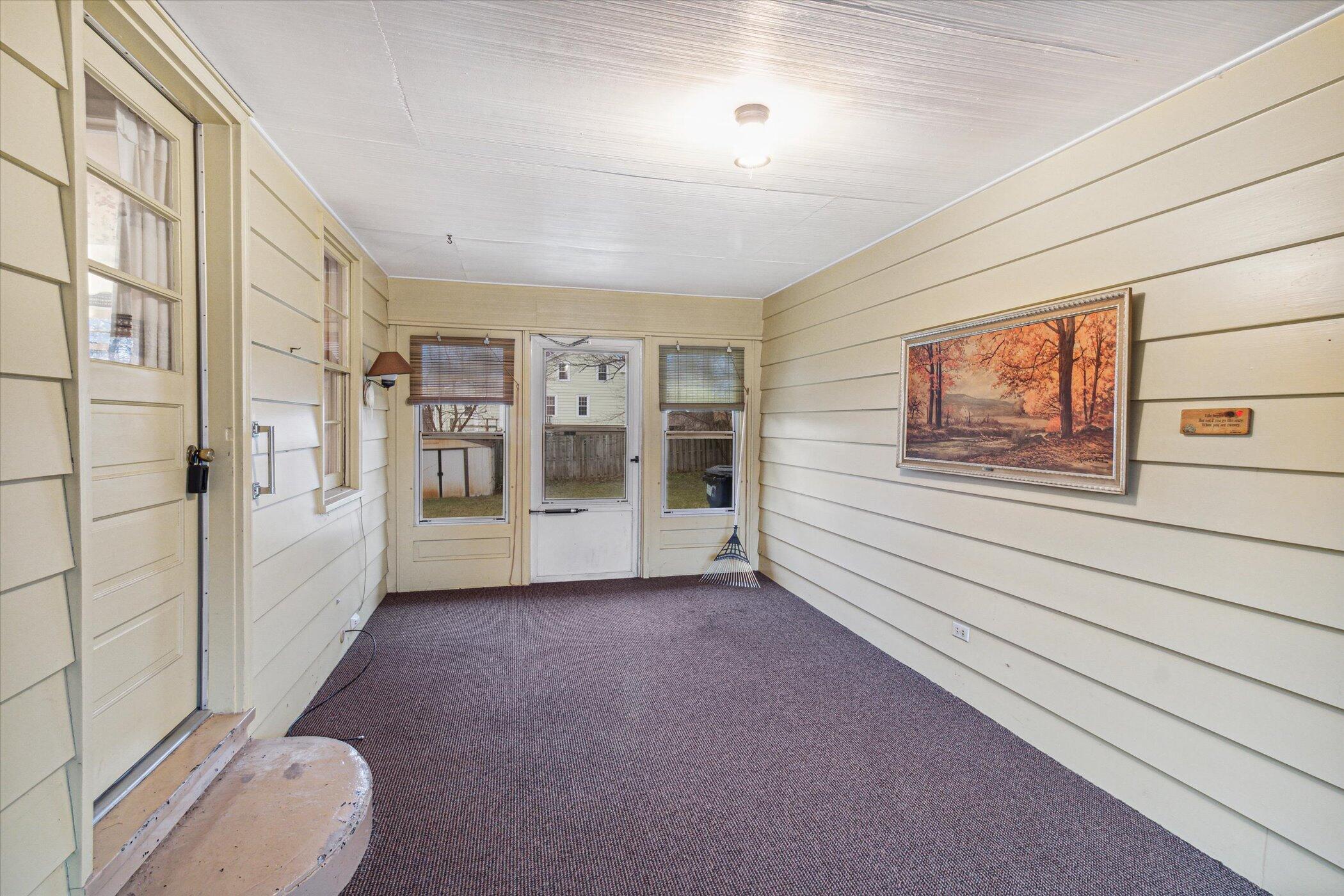 1933 Banbury Road Kalamazoo, MI 49001 - Photo 22 of 32 24-1933-Banbury-Rd-Kalamazoo-MI-49001-Wi