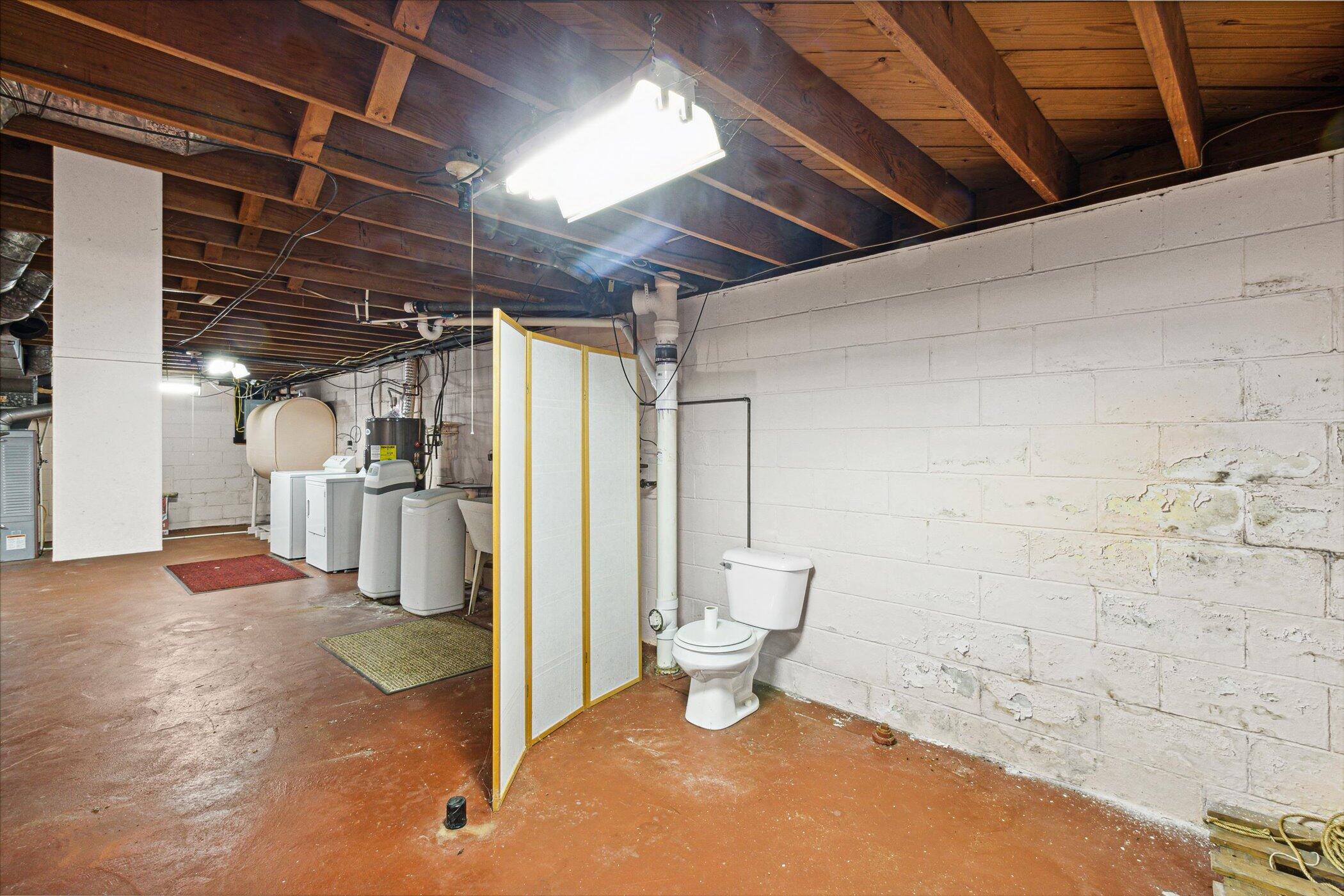 1933 Banbury Road Kalamazoo, MI 49001 - Photo 27 of 32 30-1933-Banbury-Rd-Kalamazoo-MI-49001-Wi