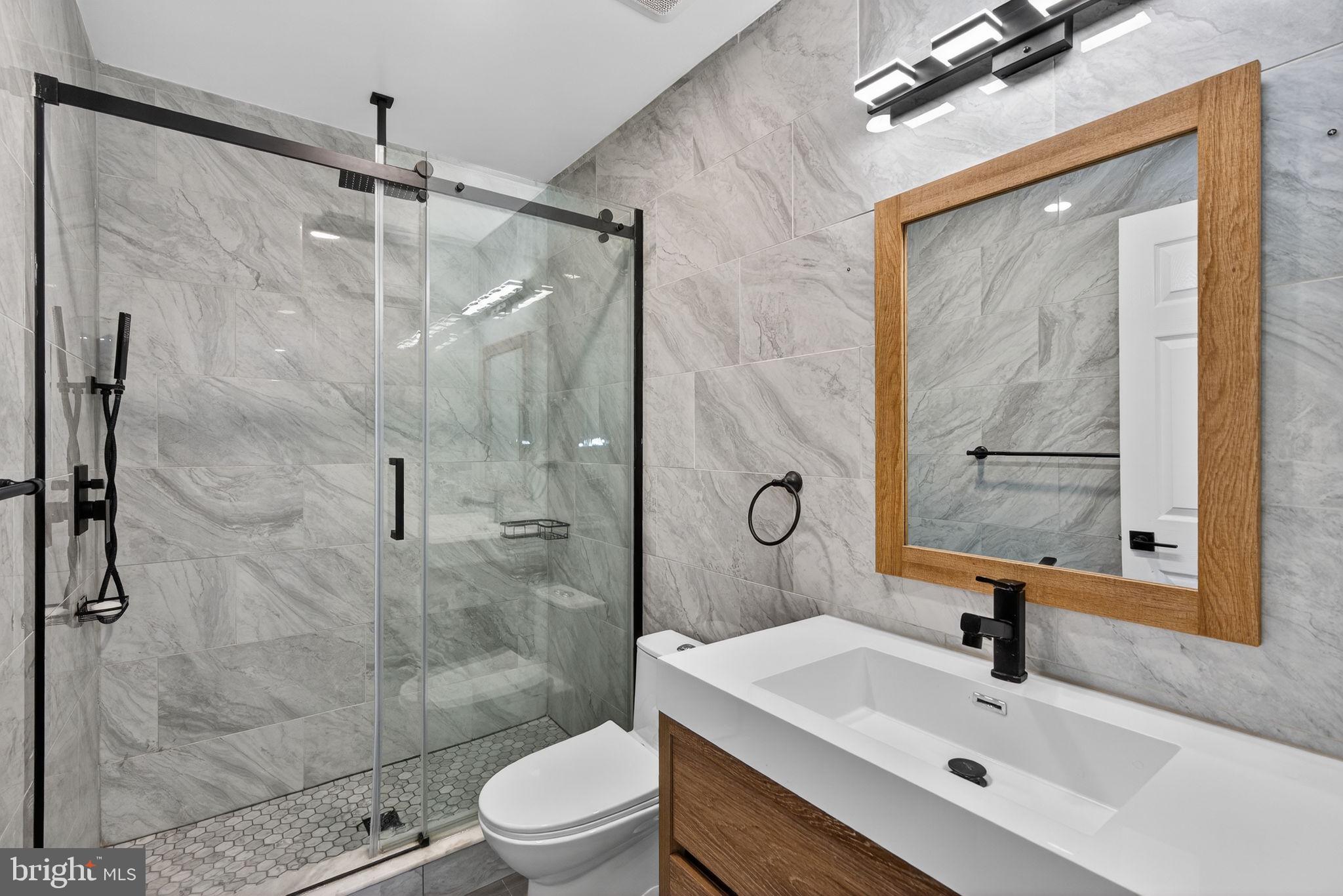 418 Fairview Way New Hope, PA 18938 - Photo 14 of 15 a bathroom with a sink toilet and shower