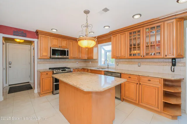 $1,800,000 | 5 Haywood Street | Tottenville