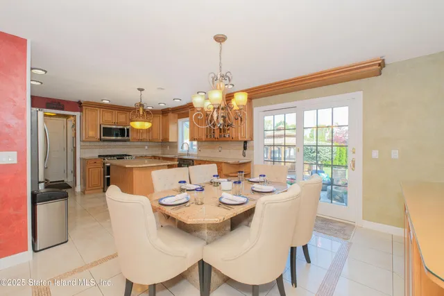 $1,800,000 | 5 Haywood Street | Tottenville