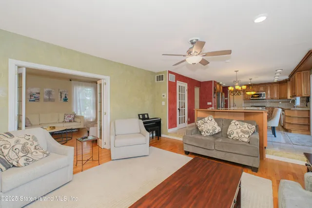 $1,800,000 | 5 Haywood Street | Tottenville