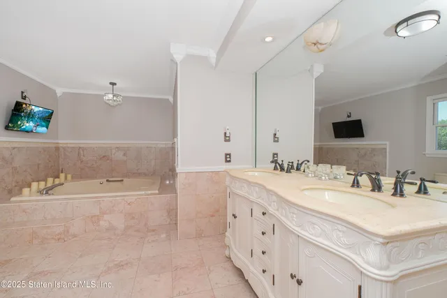 $1,800,000 | 5 Haywood Street | Tottenville