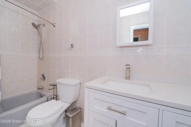 $1,800,000 | 5 Haywood Street | Tottenville