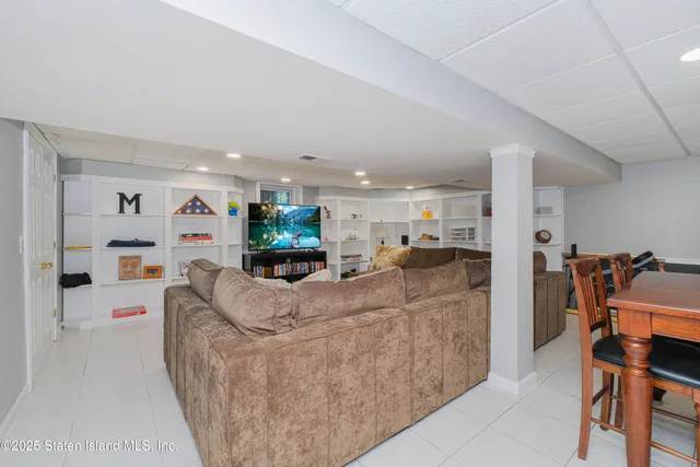 $1,800,000 | 5 Haywood Street | Tottenville