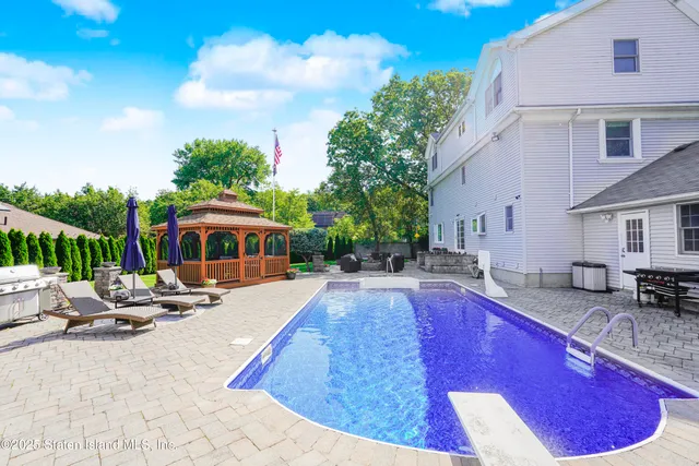 $1,800,000 | 5 Haywood Street | Tottenville