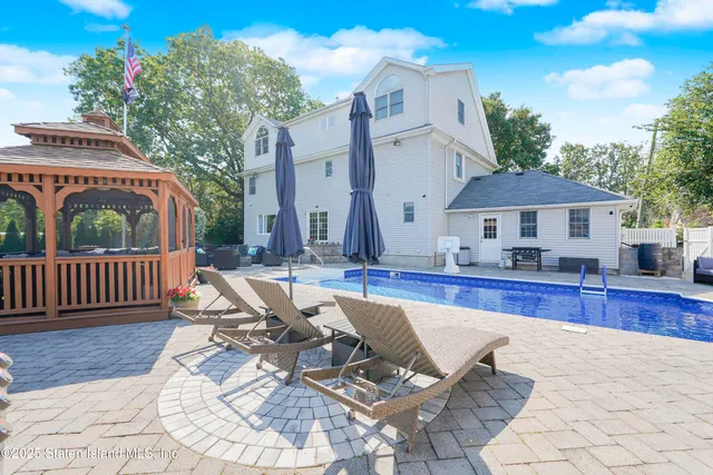 $1,800,000 | 5 Haywood Street | Tottenville