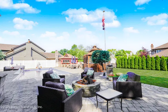 $1,800,000 | 5 Haywood Street | Tottenville