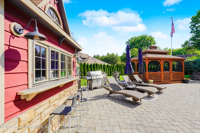 $1,800,000 | 5 Haywood Street | Tottenville