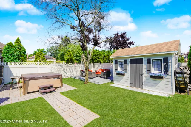 $1,800,000 | 5 Haywood Street | Tottenville