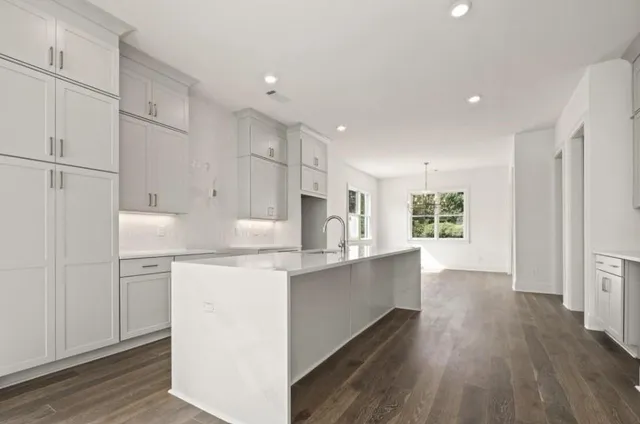 $6,000 | 3667 Peachtree Road Northeast, Unit 19, Atlanta, GA 30319