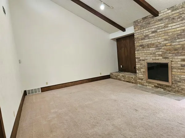 $2,300 | 3921 Whiterock Trail, Garland, TX 75043