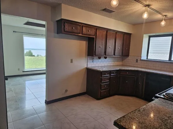 $2,300 | 3921 Whiterock Trail, Garland, TX 75043