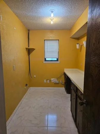 $2,300 | 3921 Whiterock Trail, Garland, TX 75043