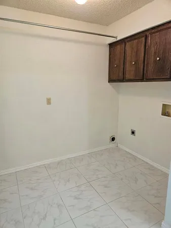 $2,300 | 3921 Whiterock Trail, Garland, TX 75043