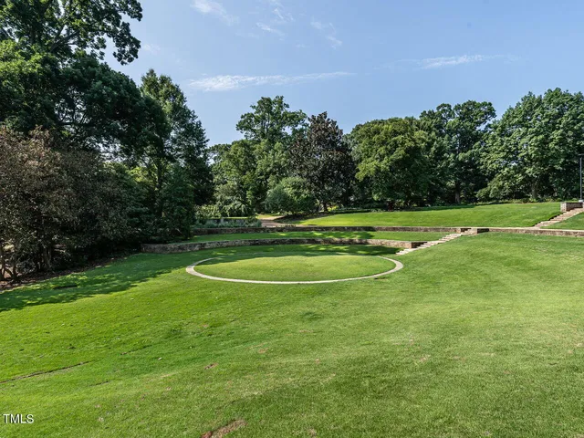a view of a tennis court