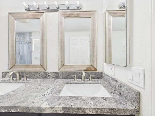 $465,000 | 945 North Central Drive, Chandler, AZ 85224