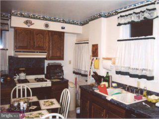 187 Springton Road Upper Darby, PA 19082 - Photo 3 of 6