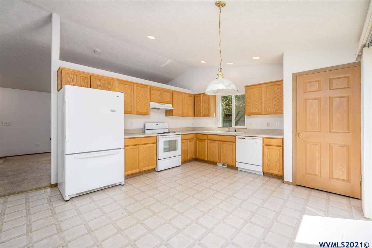 776 Northwest Teak Loop Albany, OR 97321 - Photo 7 of 22 Gallery Image 7