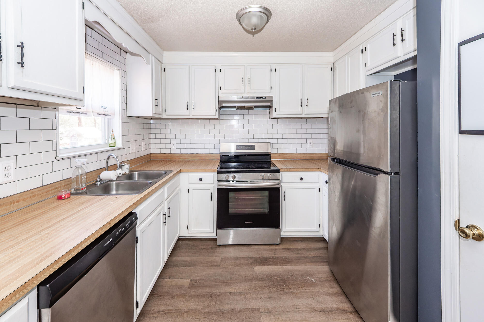 444 Academy Road Walterboro, SC 29488 - Photo 6 of 21 09