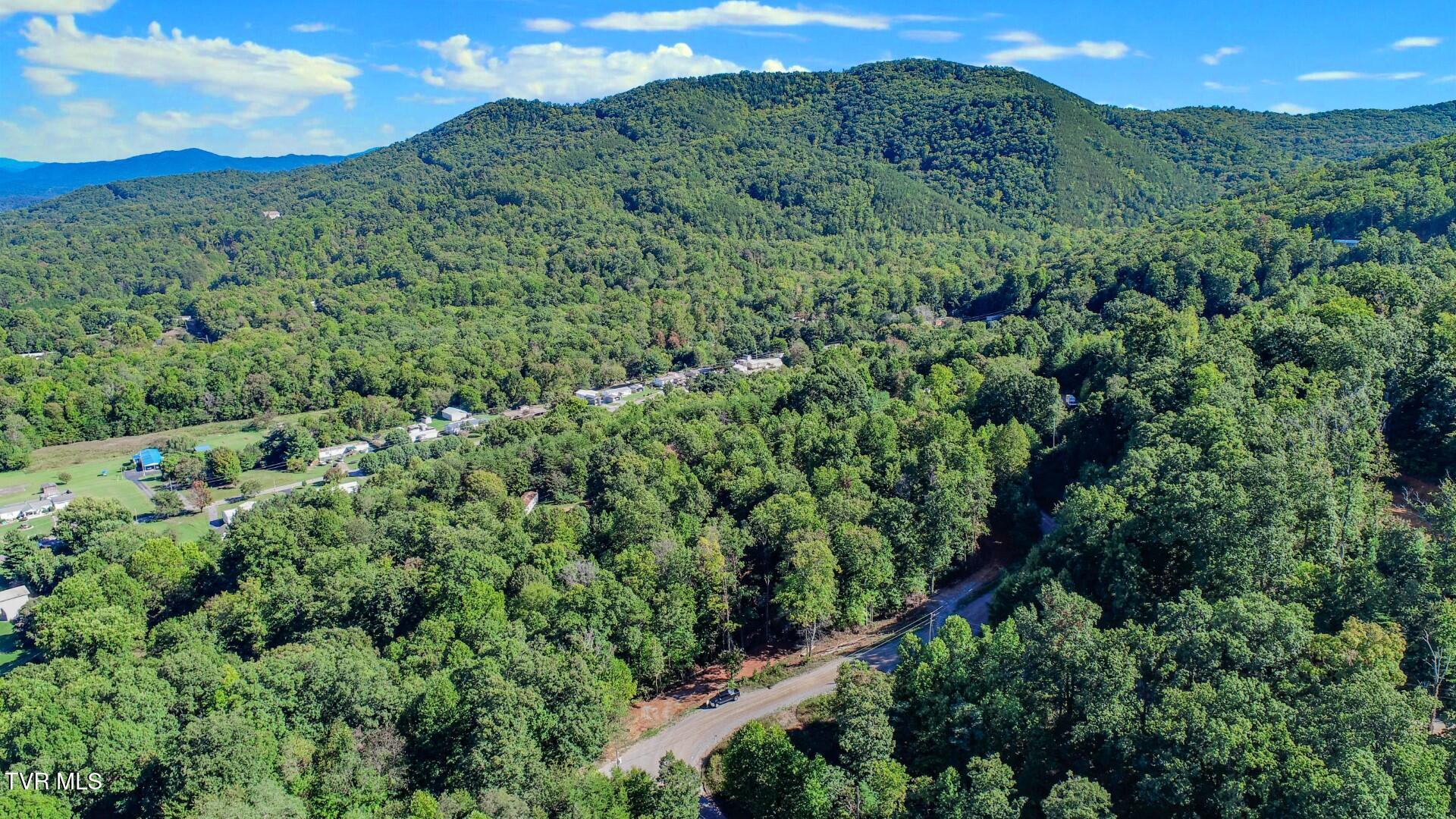 1282 Applewood Road, Unit 24 Newport, TN 37821 - Photo 2 of 19 2