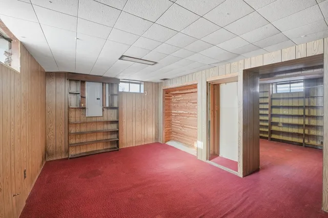 a view of houses with sky view