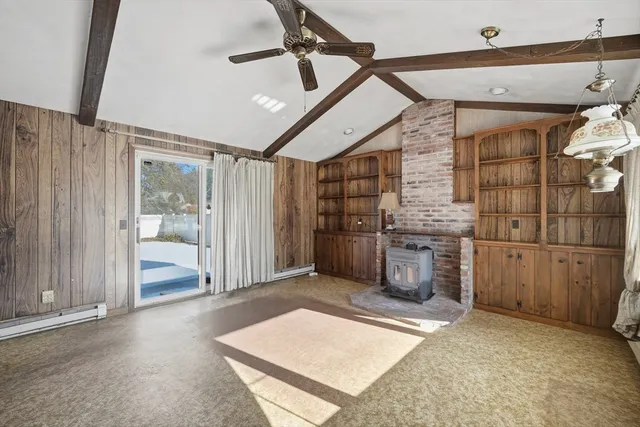 a view of a storage & utility room