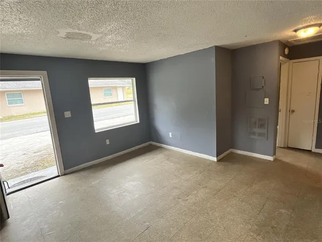 $600 | 402 Terry Street, Wildwood, FL 34785