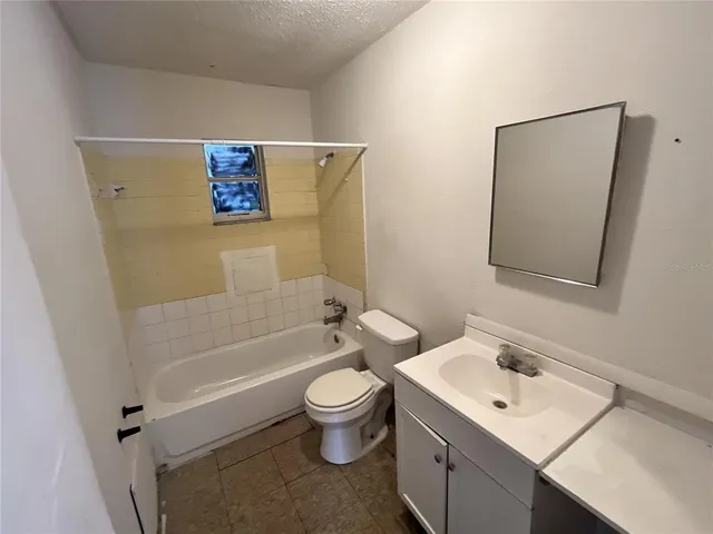 $600 | 402 Terry Street, Wildwood, FL 34785