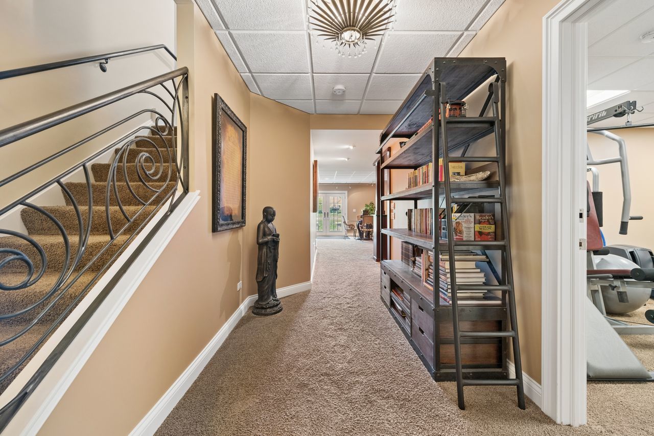 1029 Ridgeview Drive Inverness, IL 60010 - Photo 37 of 58