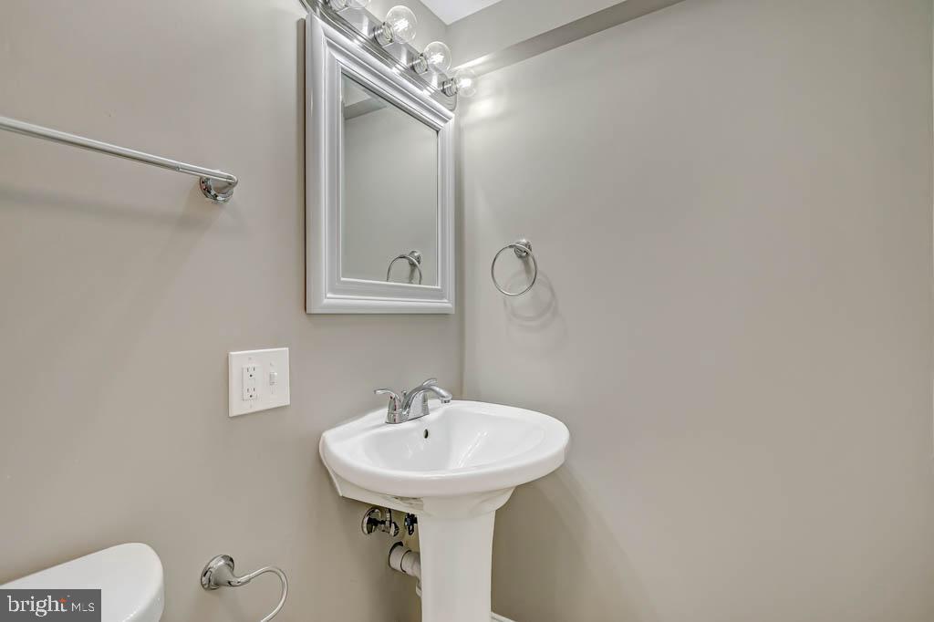 4515 Maple Road Morningside, MD 20746 - Photo 13 of 32