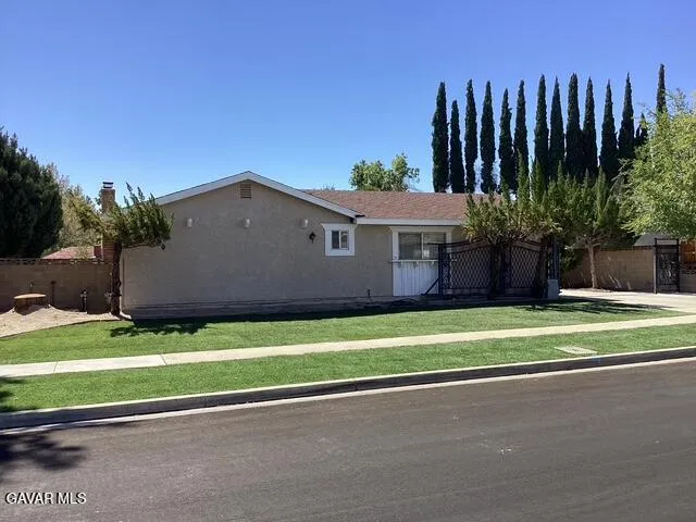 $3,095 | 540 Fairway Drive, Palmdale, CA 93551