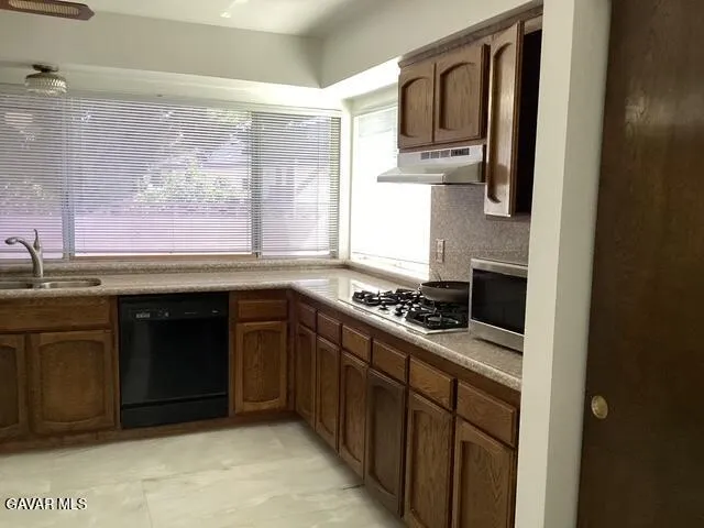 $3,095 | 540 Fairway Drive, Palmdale, CA 93551