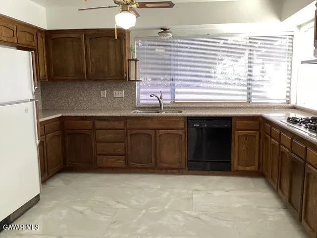 $3,095 | 540 Fairway Drive, Palmdale, CA 93551