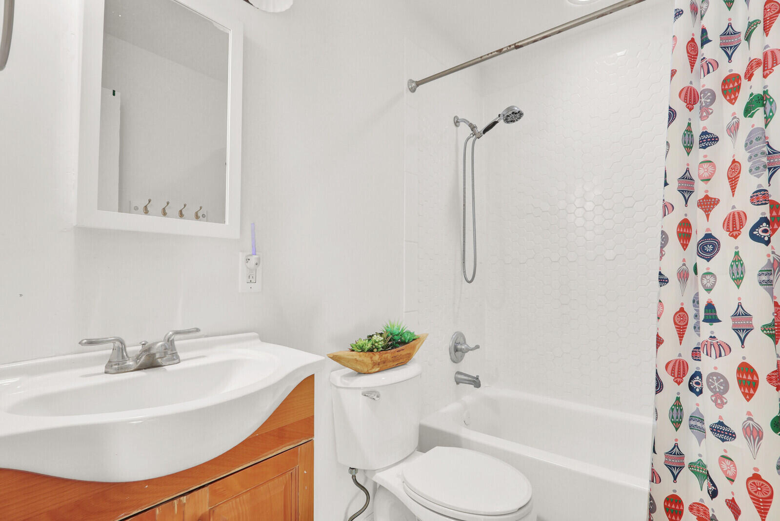 18019 43rd Road North Loxahatchee, FL 33470 - Photo 18 of 35 Guest bath