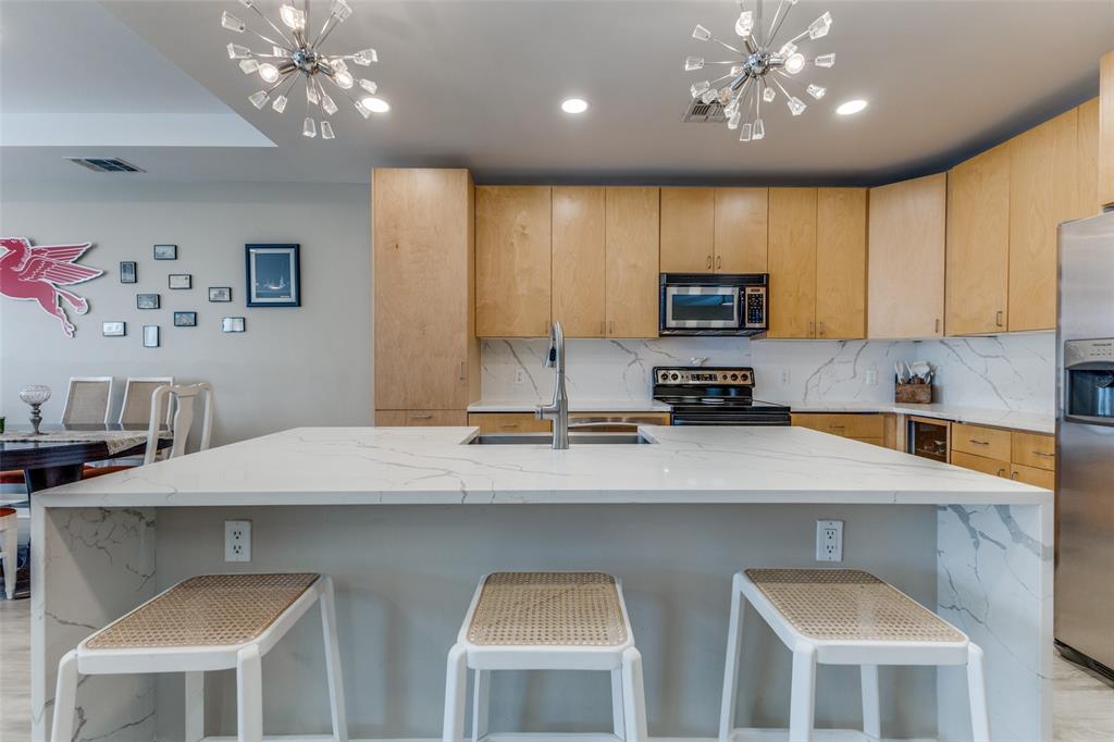 1505 Elm Street, Unit 1101 Dallas, TX 75201 - Photo 10 of 33