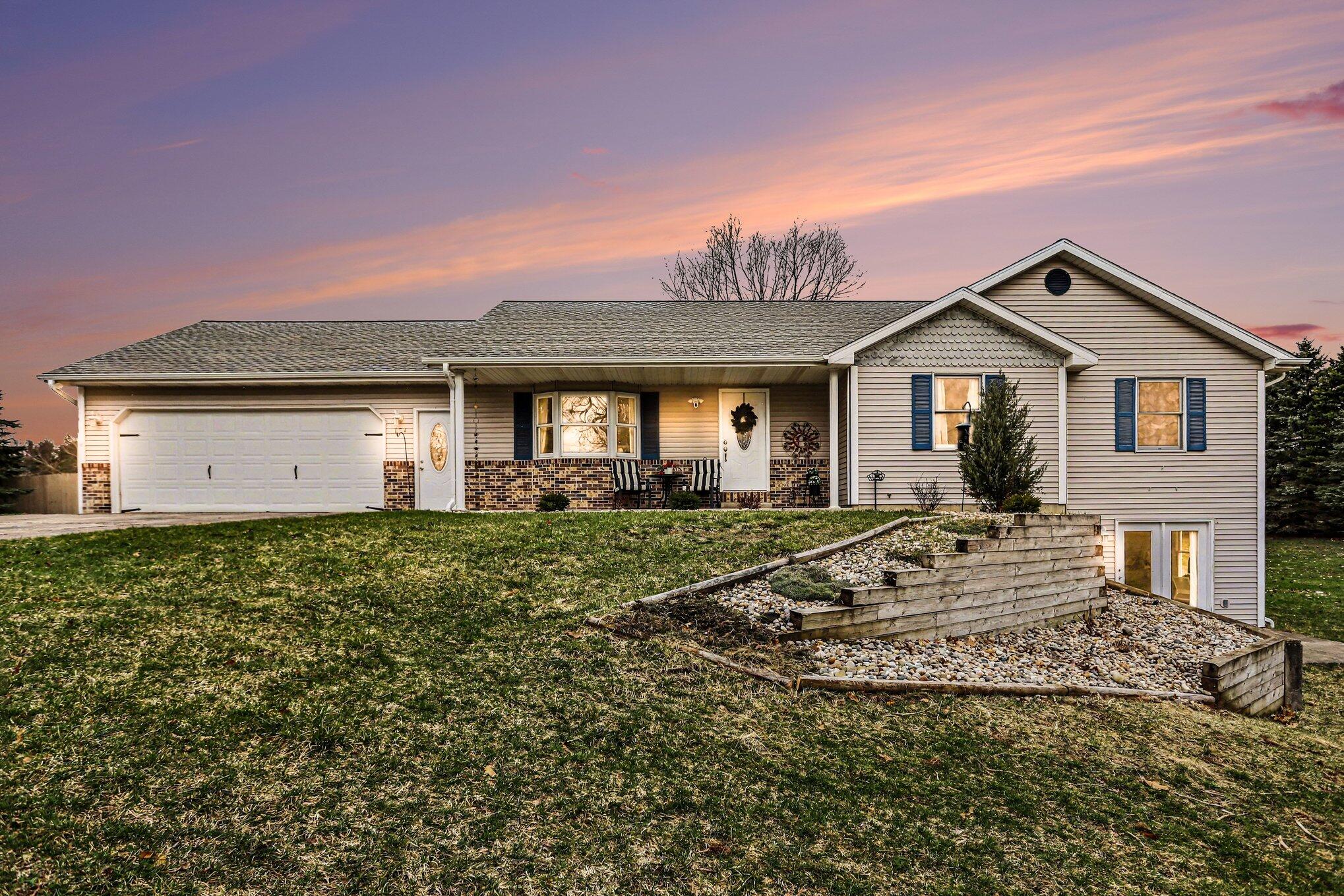 134 Doster Road Plainwell, MI 49080 - Photo 1 of 31 001_file_6966