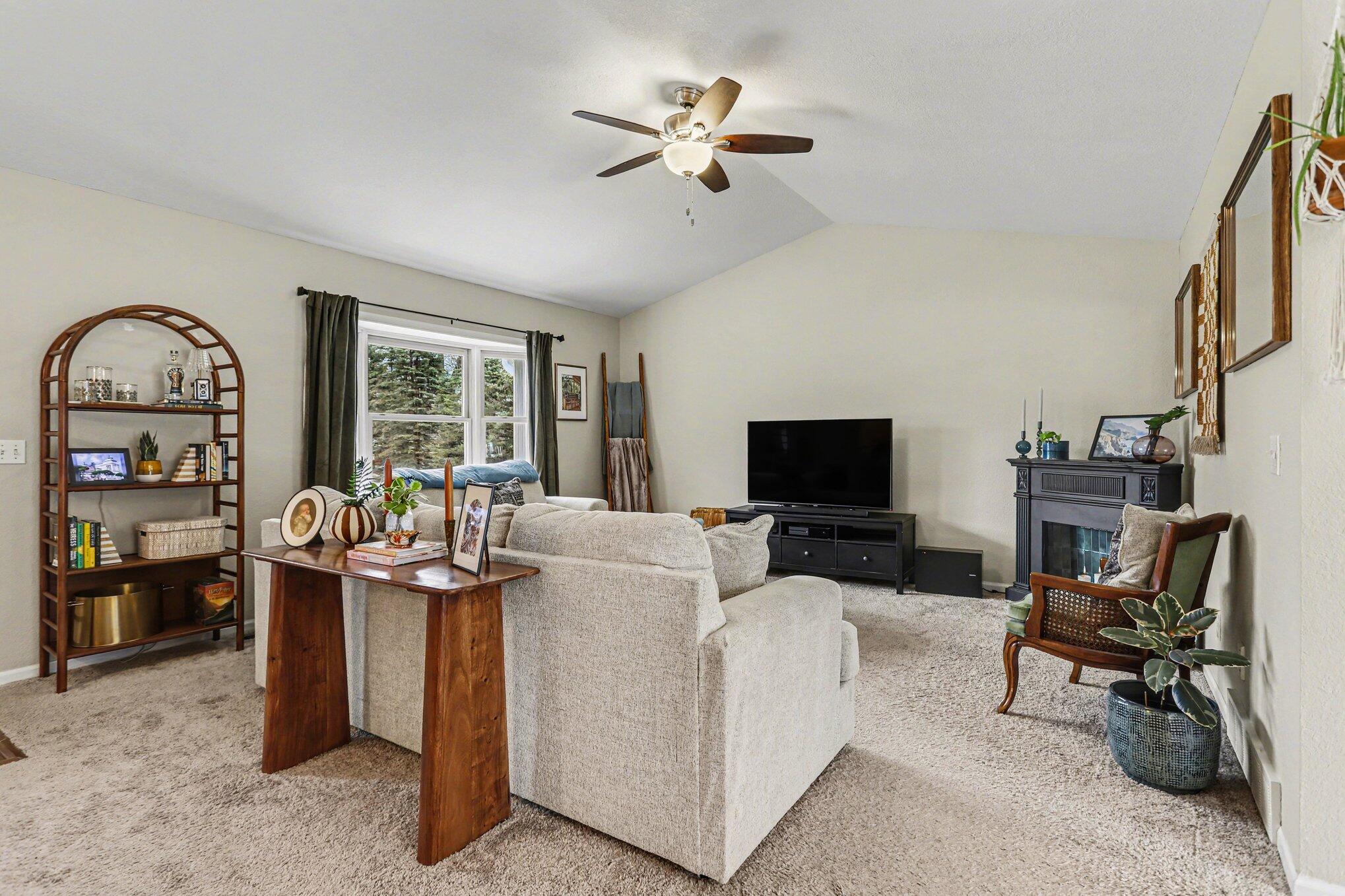 134 Doster Road Plainwell, MI 49080 - Photo 4 of 31 005_file_4045