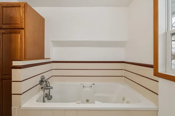$250,000 | 610 6th Street, Hope, ND 58064