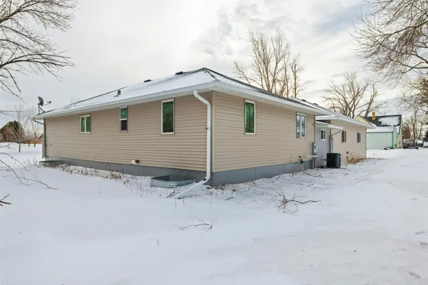 $250,000 | 610 6th Street, Hope, ND 58064