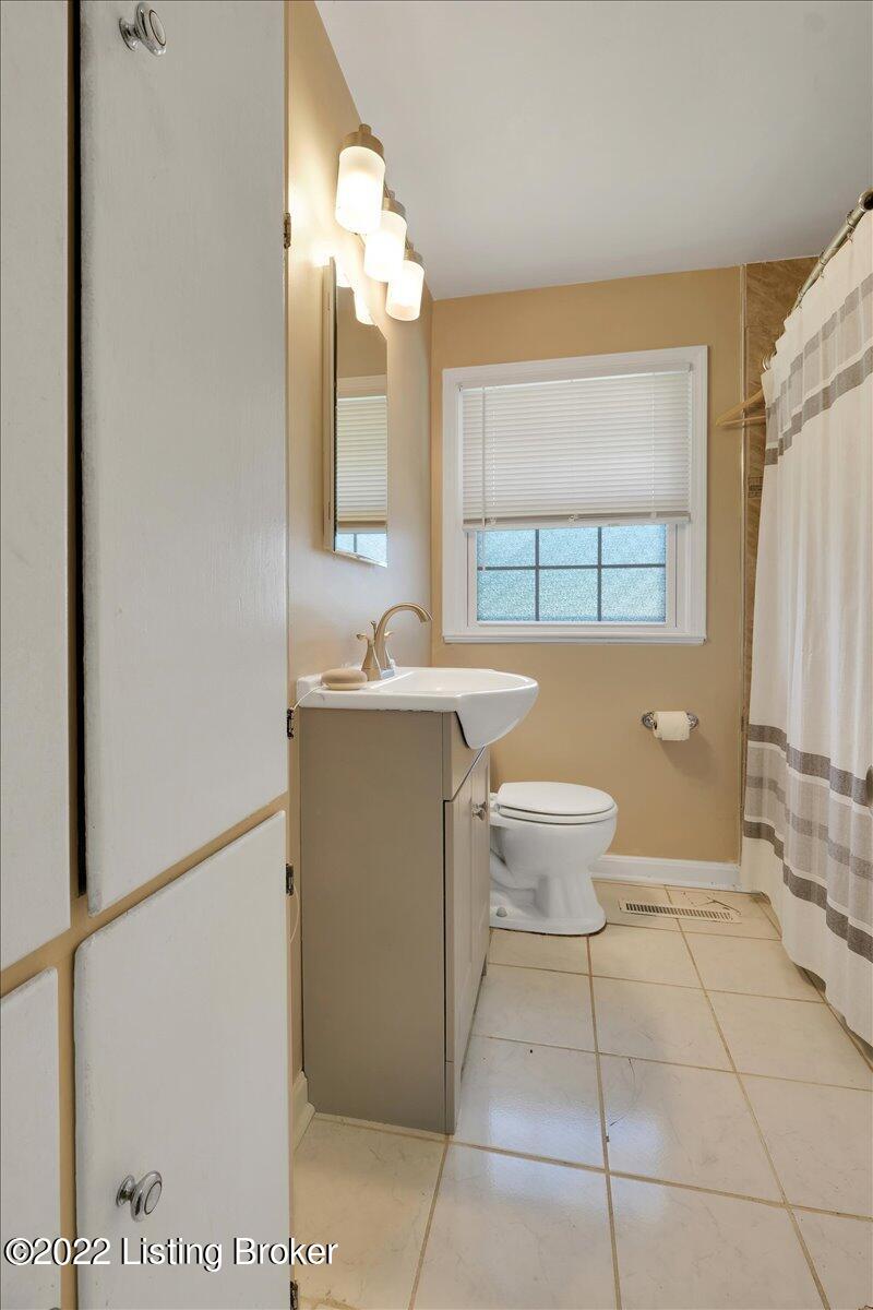 3131 Radiance Road Louisville, KY 40220 - Photo 26 of 30 33-3131 Radiance Rd-132