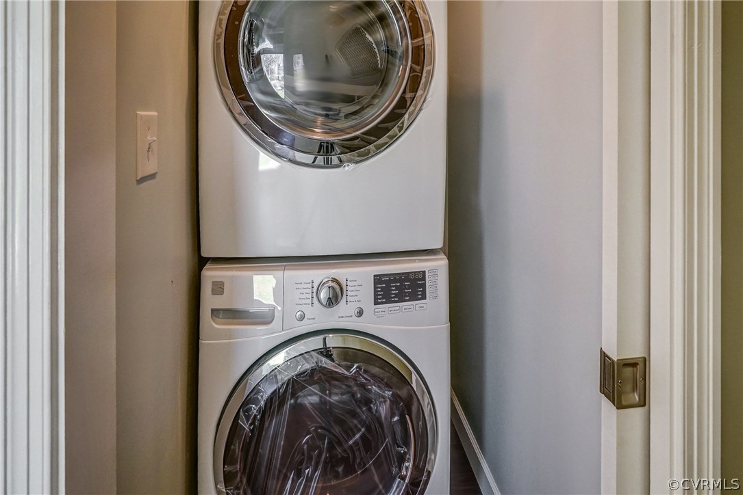 109 North Ridge Road Henrico, VA 23229 - Photo 27 of 41 a close up view of a washer and dryer