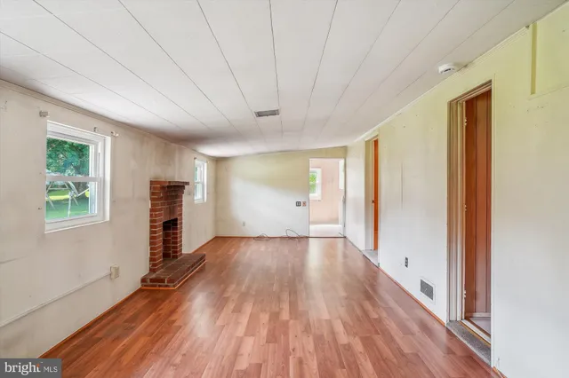 $325,000 | 4 Maple Avenue, Walkersville, MD 21793