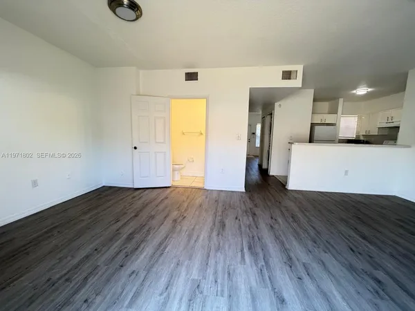 $2,100 | 972 Southwest 6th Avenue, Florida City, FL 33034