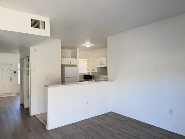 $2,100 | 972 Southwest 6th Avenue, Florida City, FL 33034